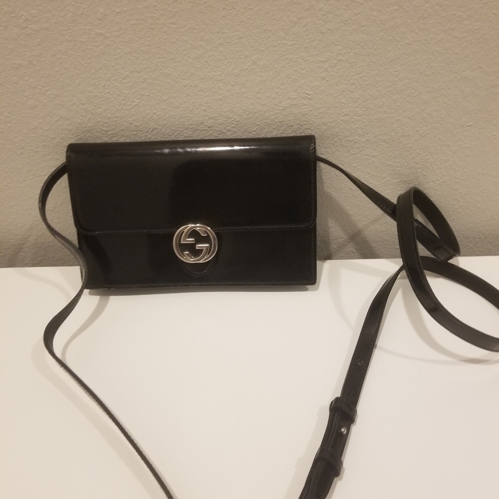 Gently used Gucci wallet on chain